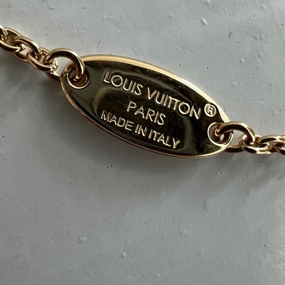 LOUIS VUITTON Iconic Heart Necklace (EUC) - Picture 7 of 9